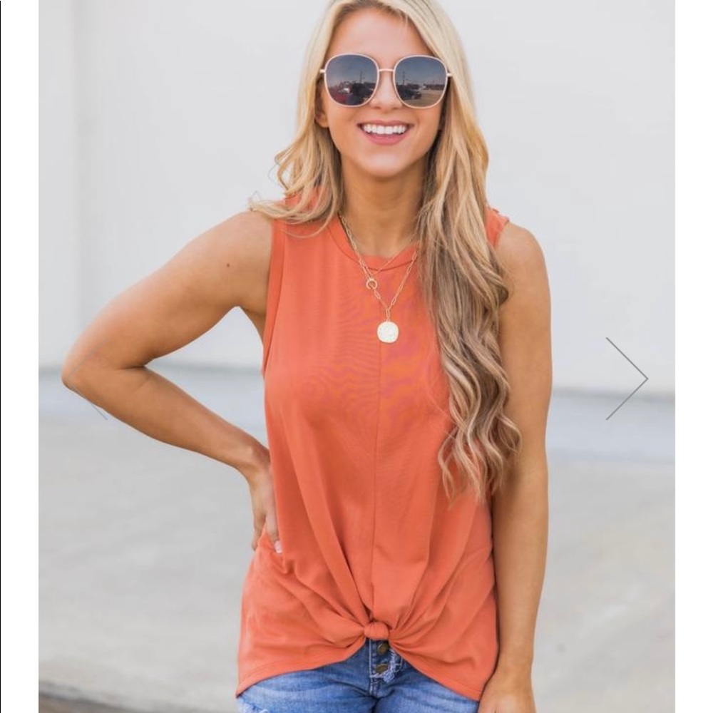 Knotted Tank